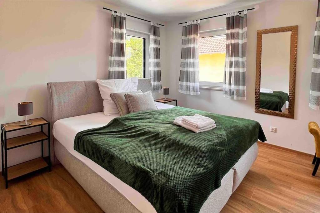 Ferienwohnung Viel Platz In Burghausen Fuer Freunde Und Familie Exterior foto